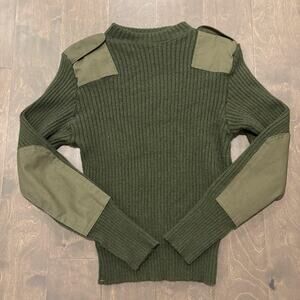US Military Commando Sweater Men 38 Olive Green Epaulets Patches (2010 Contract)